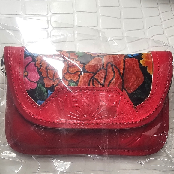 💥Sale Item🏷💲5️⃣💥 Mexican Leather Floral Coin Handmade Key Chain - Picture 1 of 2